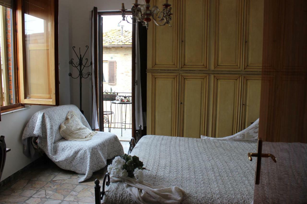 Guest House Edera San Gimignano Bagian luar foto