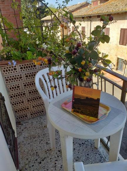 Guest House Edera San Gimignano Bagian luar foto
