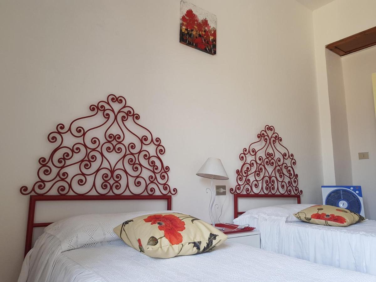 Guest House Edera San Gimignano Bagian luar foto