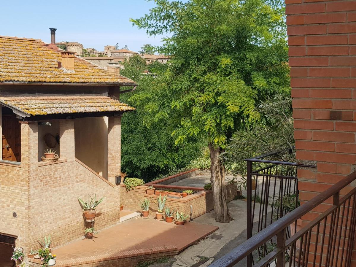 Guest House Edera San Gimignano Bagian luar foto